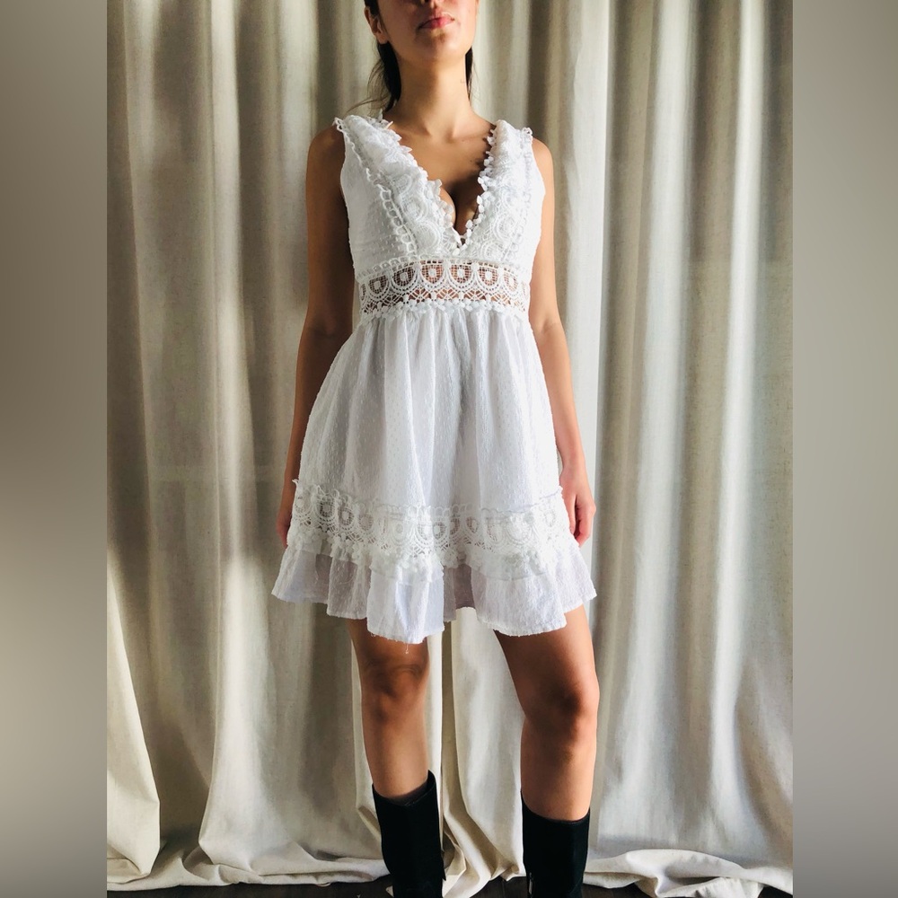 Angel Biba White Lace V-Neck Midi Dress